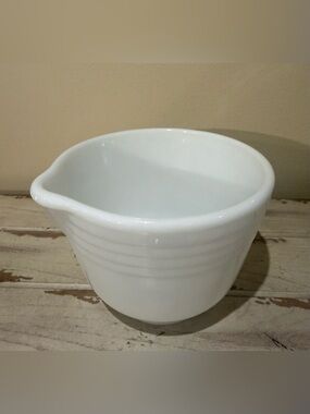 Vintage Pyrex Hamilton Beach White Milk Glass Ribbed Mixing Bowl - Model 26